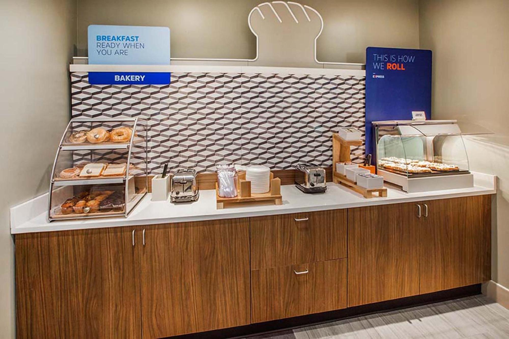 Holiday Inn Express Hotel & Suites Mount Airy By Ihg Εξωτερικό φωτογραφία