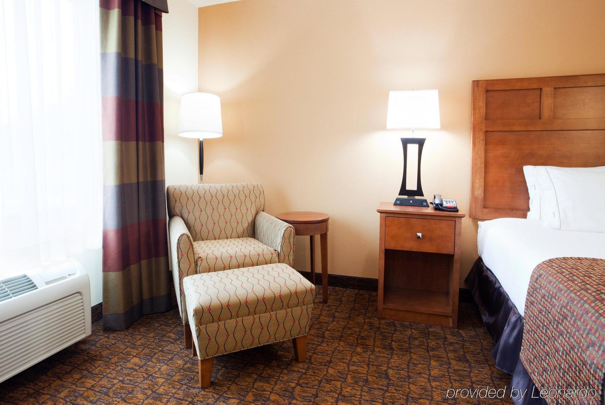 Holiday Inn Express Hotel & Suites Mount Airy By Ihg Δωμάτιο φωτογραφία