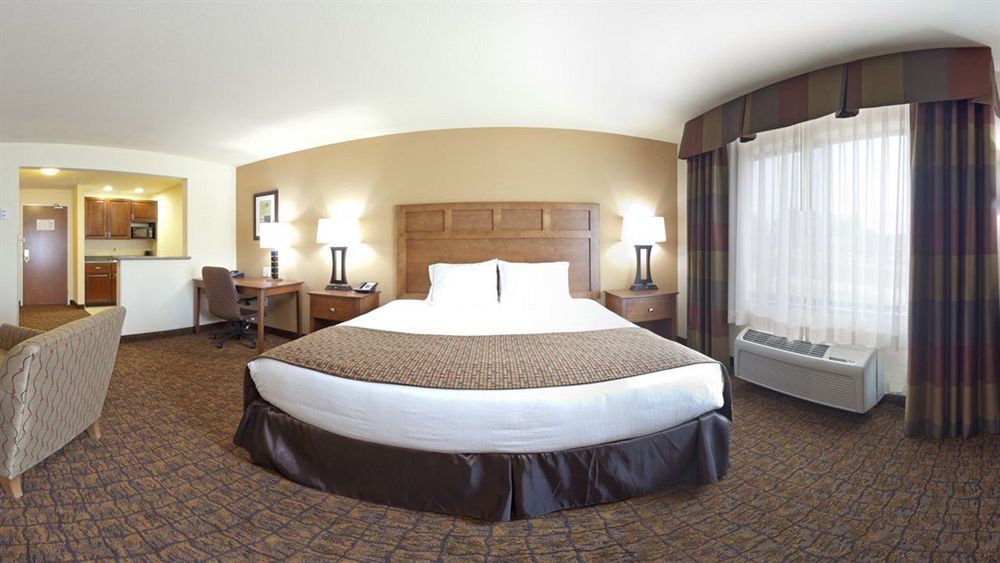 Holiday Inn Express Hotel & Suites Mount Airy By Ihg Εξωτερικό φωτογραφία